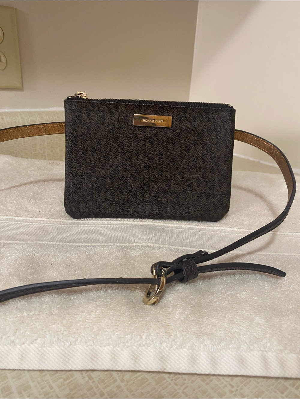 Michael Kors Adjustable fanny pack